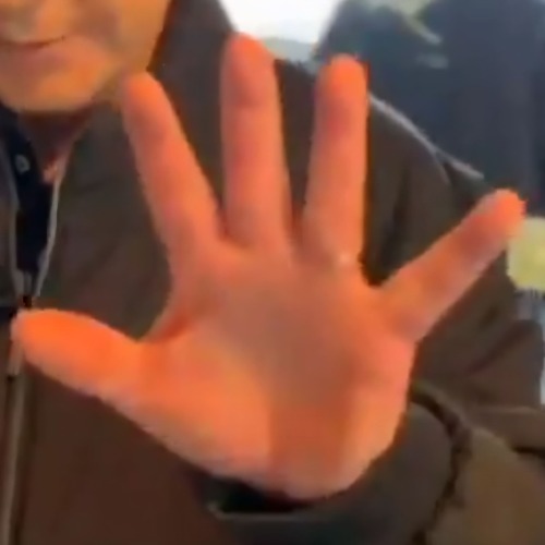 6 fingers